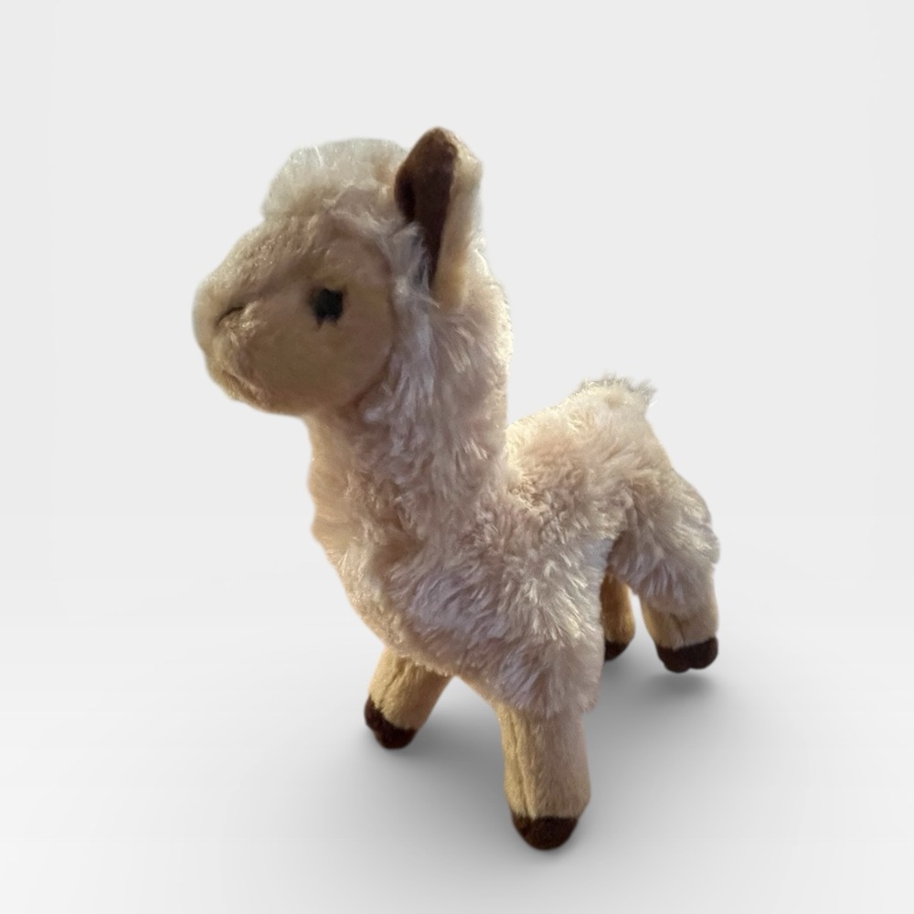 Douglas LLAMA Plush Toy Stuffed Animal Cuddle Toy Item #1525 Manufacture 11/2021